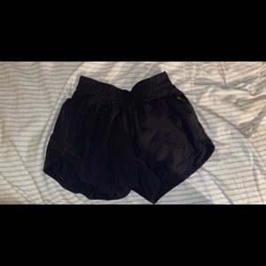 Lululemon shorts size 4